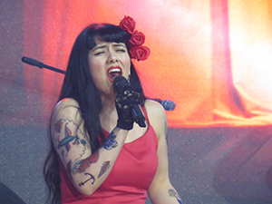 Doble Mon Laferte